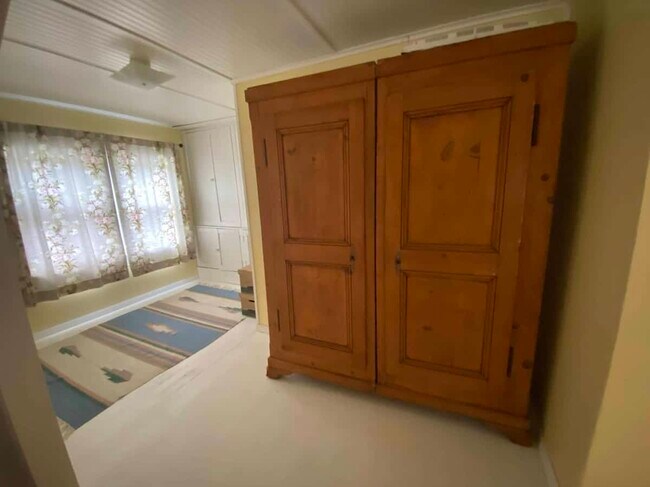 Building Photo - 85 Briggs St