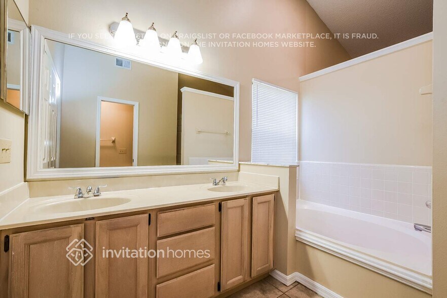 Building Photo - 1978 Fireside Ct