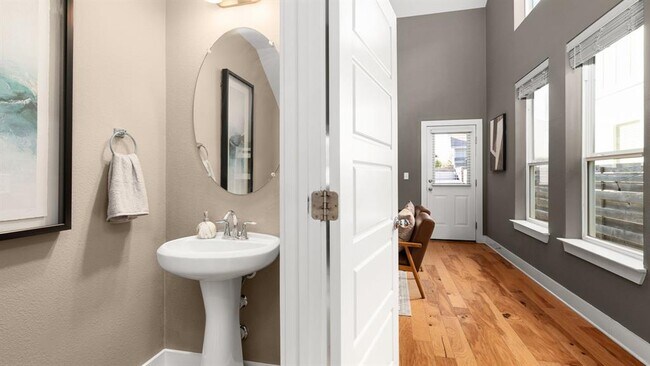 Building Photo - 5910 Swayden Ln