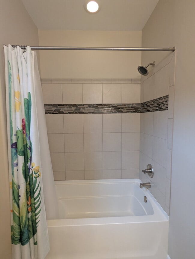 Building Photo - Quail Creek Villa