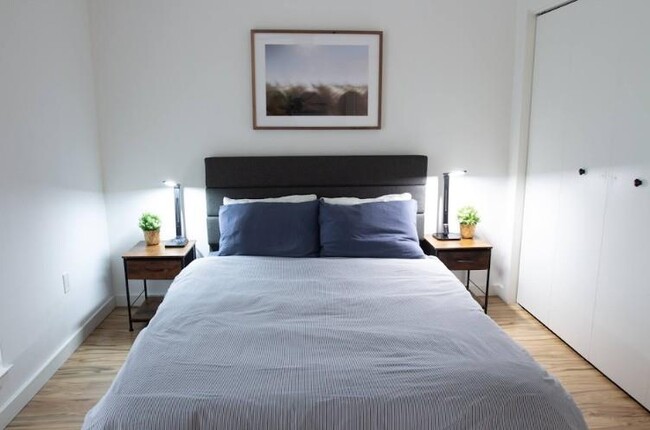 Building Photo - 9802 Kendal Dr