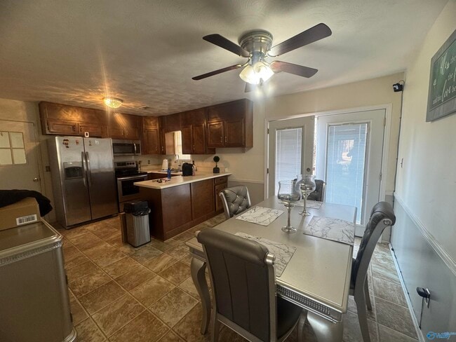 Building Photo - 117 Water Oak Ct