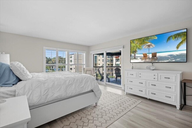 Building Photo - 364 Golfview Rd