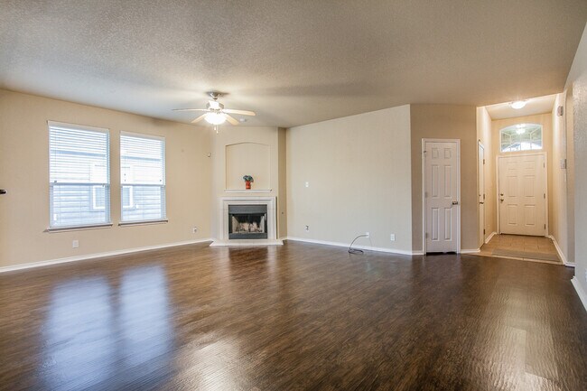 Building Photo - 5946 Pearl Pass