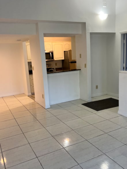 Building Photo - 108 Santa Clara Dr