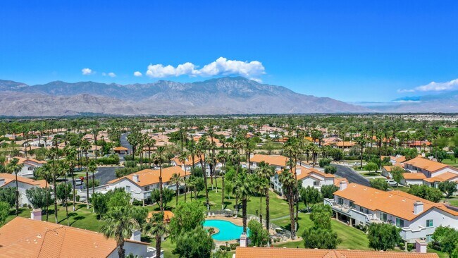 Building Photo - 699 Vista Lago Cir N