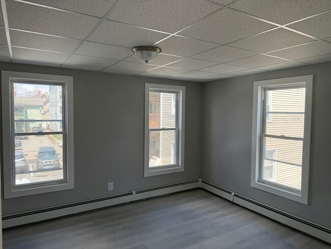 Building Photo - 135 Orange St