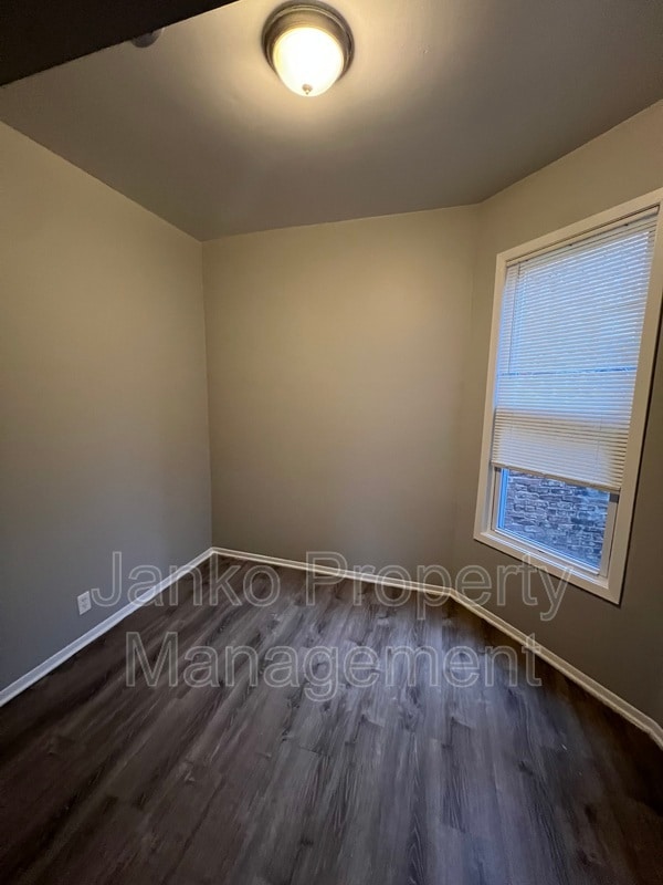 Building Photo - 7249 S Ridgeland Ave