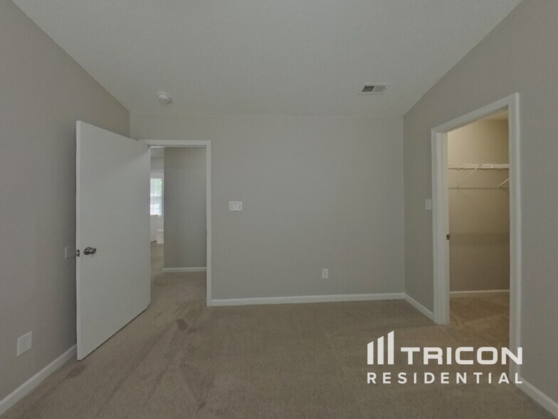 Building Photo - 113 Camforth Dr