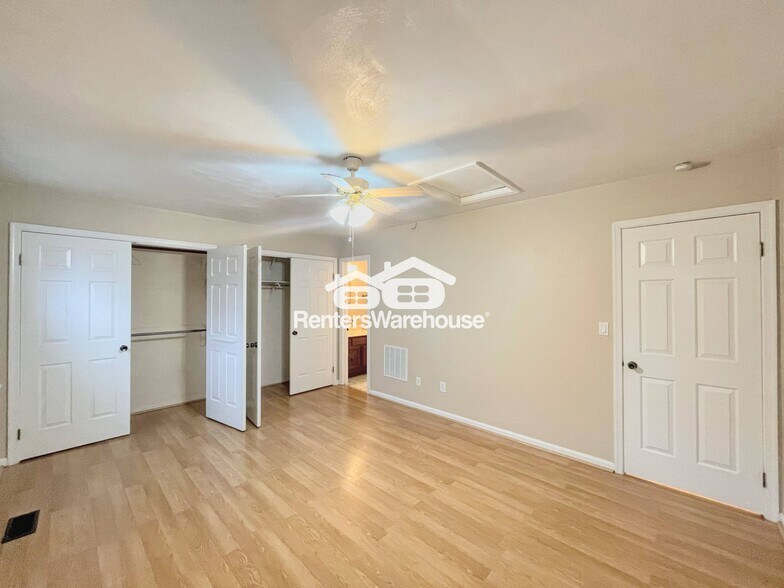 Building Photo - 924 Sedley Rd
