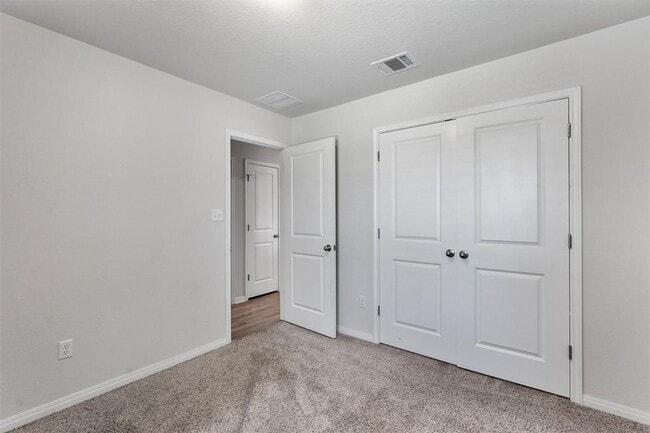 Building Photo - 504 Longmount Cv