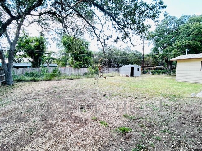 Building Photo - 129 Beechwood Ave