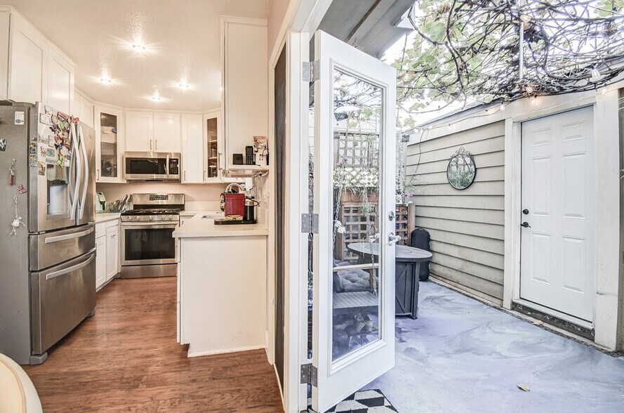 Building Photo - 11 Seamist Ct