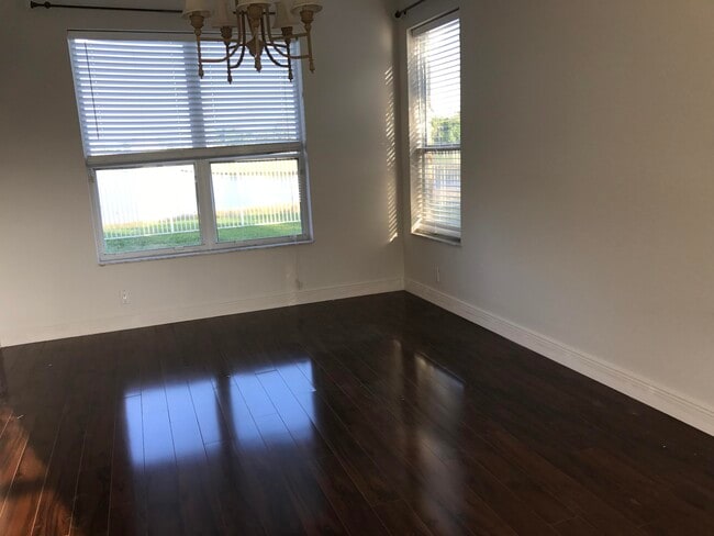 Building Photo - 6292 Shadow Tree Ln