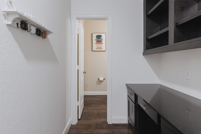 Building Photo - 411 Via Regatta Dr