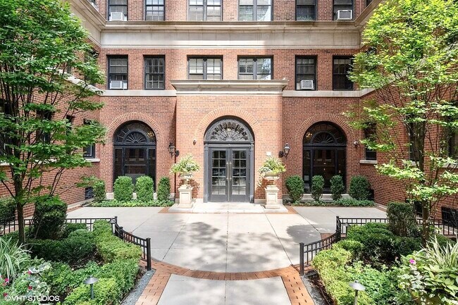 Building Photo - 400 W Deming Pl