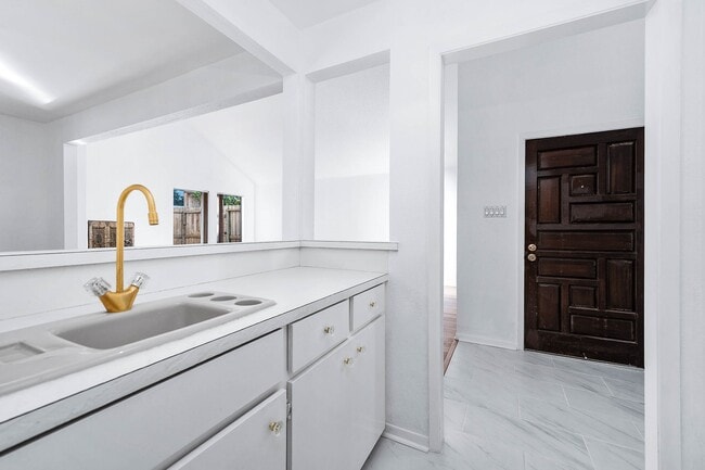 Building Photo - 4507 Medinah Pl