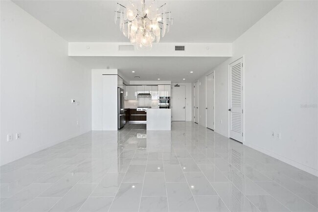 Building Photo - 400 Central Ave