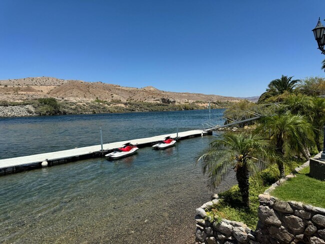 Building Photo - SHORT TERM WINTER RENTAL 1-BR Condo with Private Dock at Rio Vista