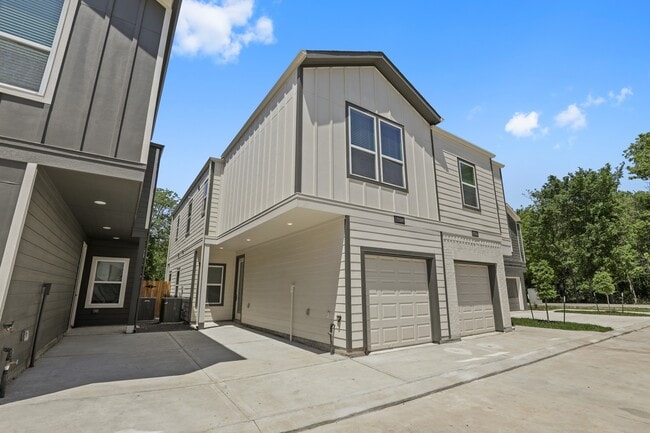 Building Photo - 13507 Axel Ln