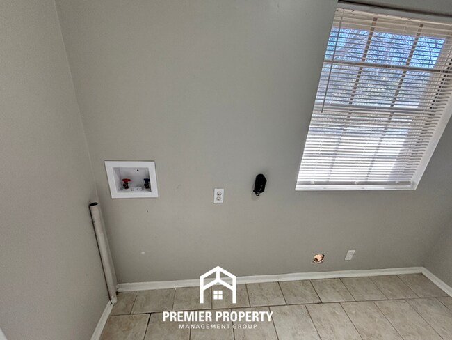 Building Photo - Spacious 3BR Home Near Birmingham w/ Hardwood Floors, Fenced Yard & Garage