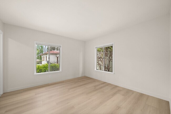 Building Photo - 35-35 Kennebec Ave