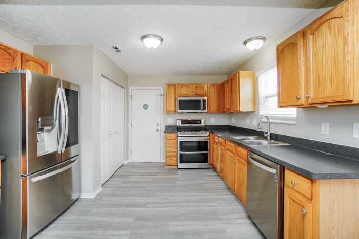 Building Photo - 3902 Genteel Dr