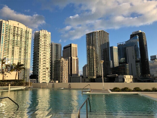 Building Photo - 350 S Miami Ave