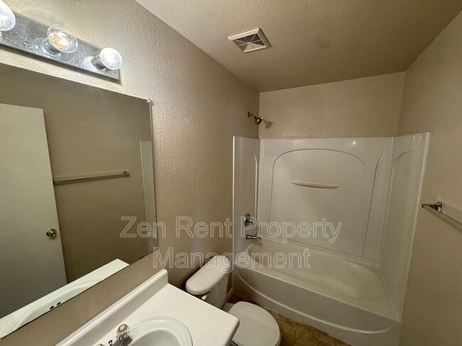 Building Photo - 1841 E Desert Rose Trail