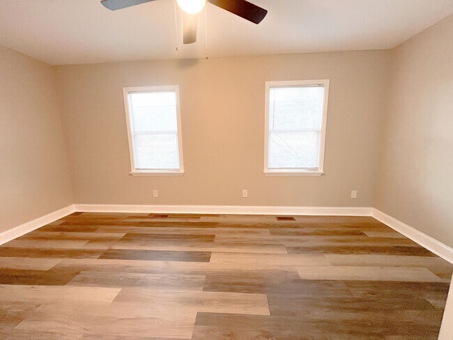 Building Photo - Move-In Specials Available! Completely Rem...