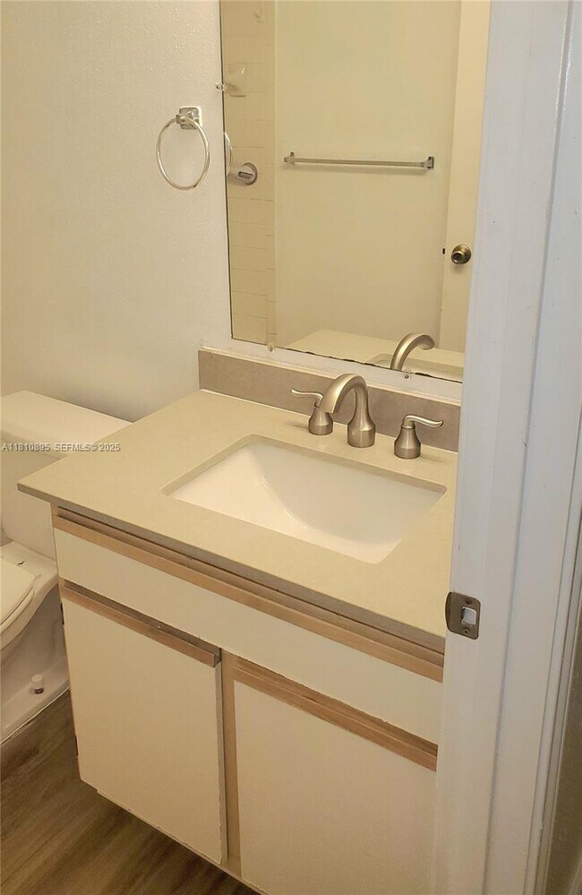 Building Photo - 2425 NW 33rd St