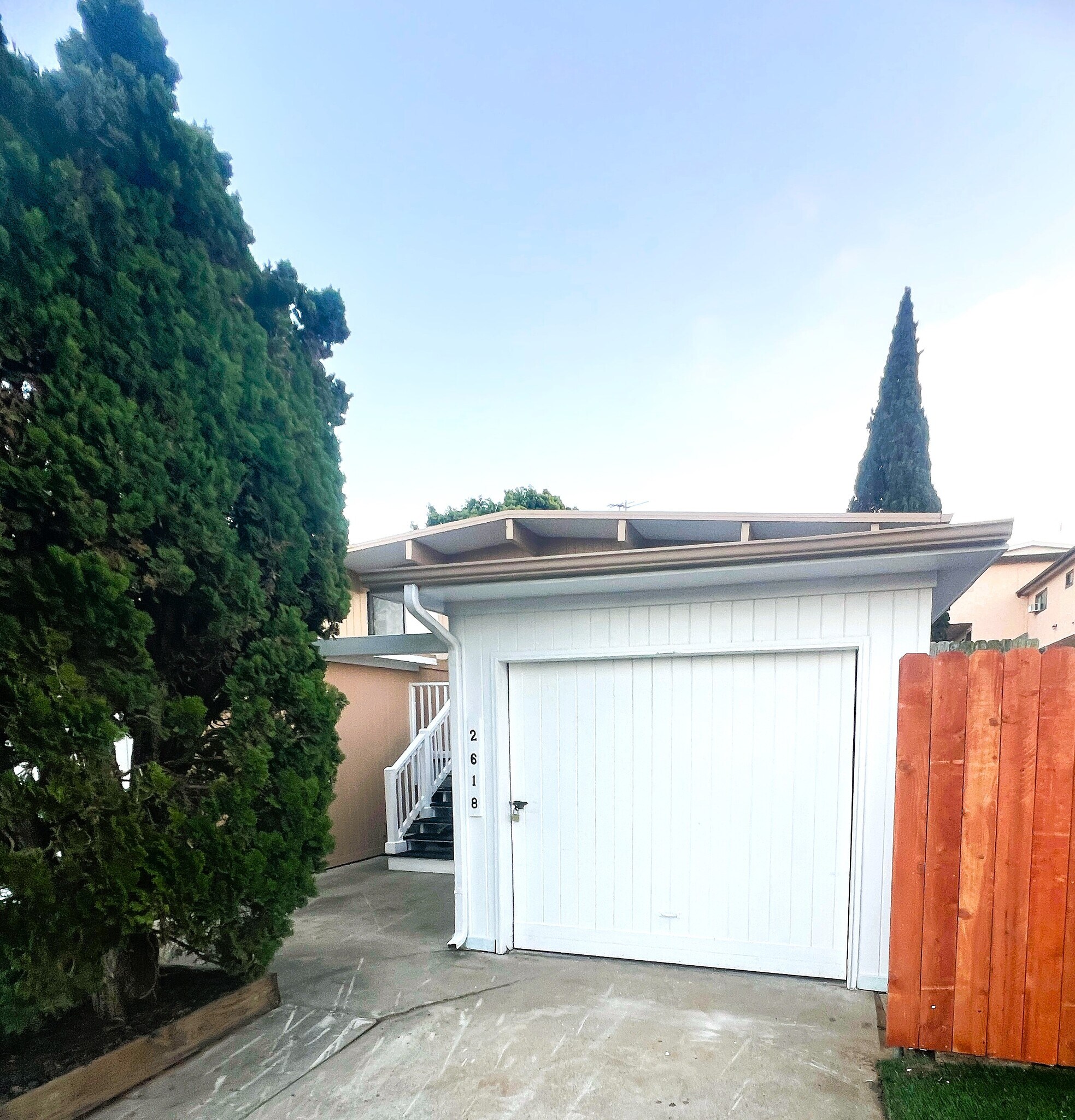 Building Photo - 2618 Voorhees Ave