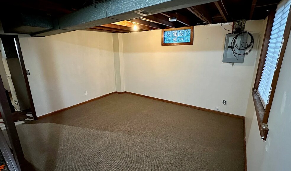Building Photo - 270 Cluster Ave