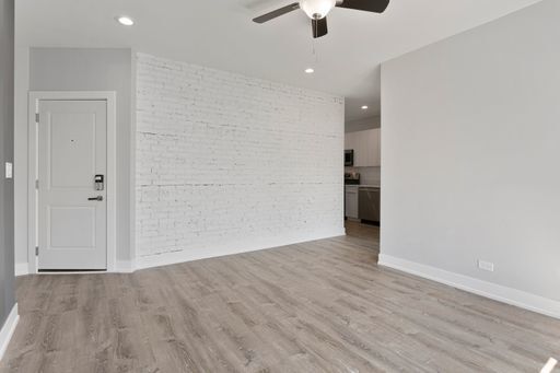 Building Photo - 1700 W Juneway Terrace