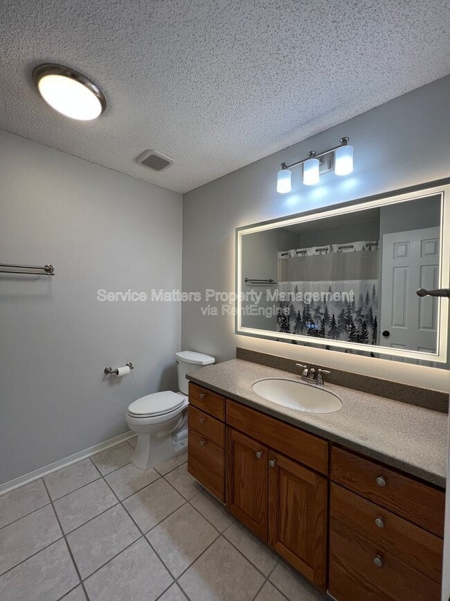 Building Photo - 6004 Players Pl