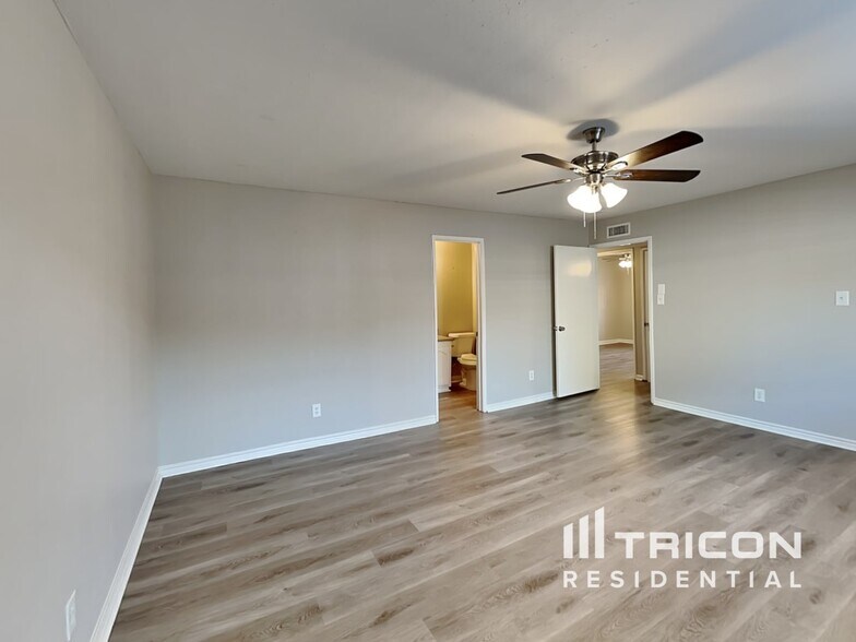 Building Photo - 5001 Oregon Ct