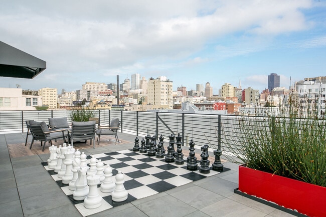 Building Photo - 719 Larkin St