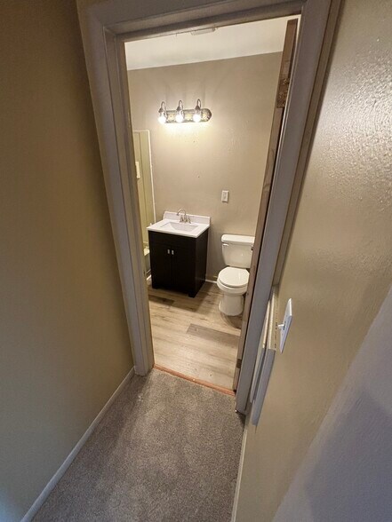 Building Photo - 224 Montana Ave