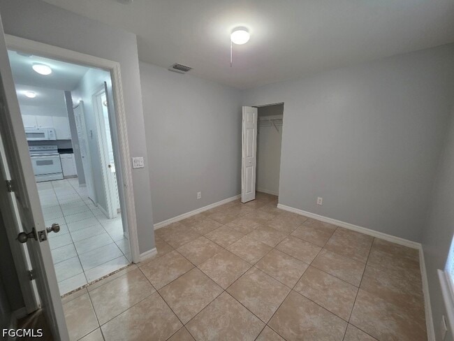 Building Photo - 4836 Golfview Blvd