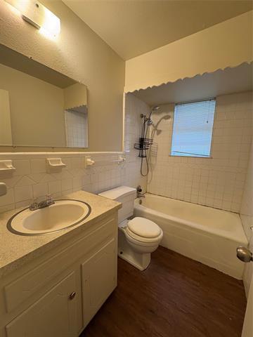 Building Photo - 106 Campbell St