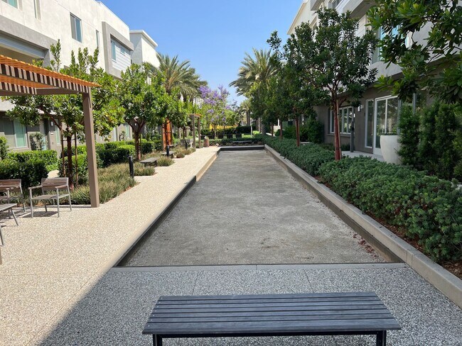 Building Photo - Upscale Living 2 Bed 2 Bath Condo in Anahe...