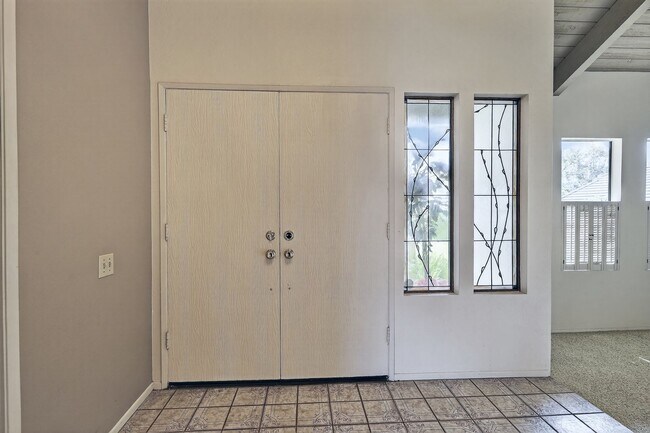 Building Photo - 5BR; 3BA Pool Home with Stunning Views in ...