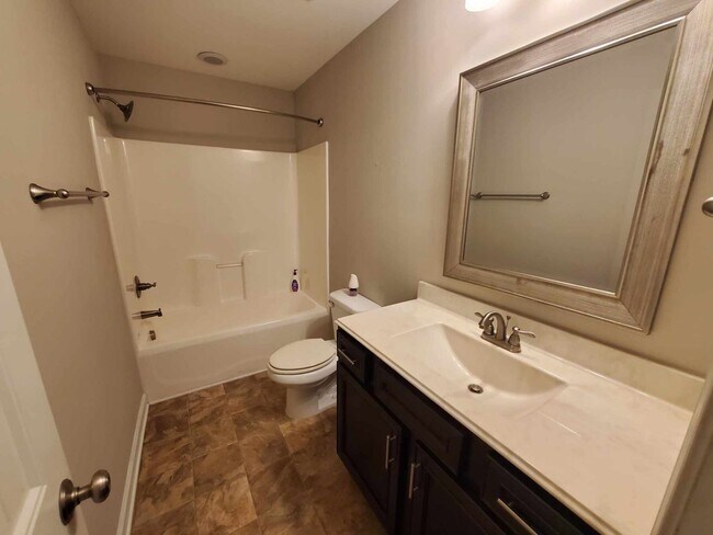 Building Photo - 4 bedroom available for move in August 1st...