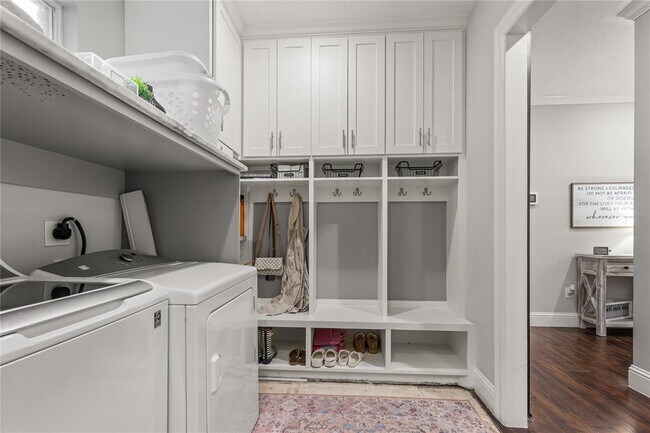Building Photo - 6422 Gladehill Dr