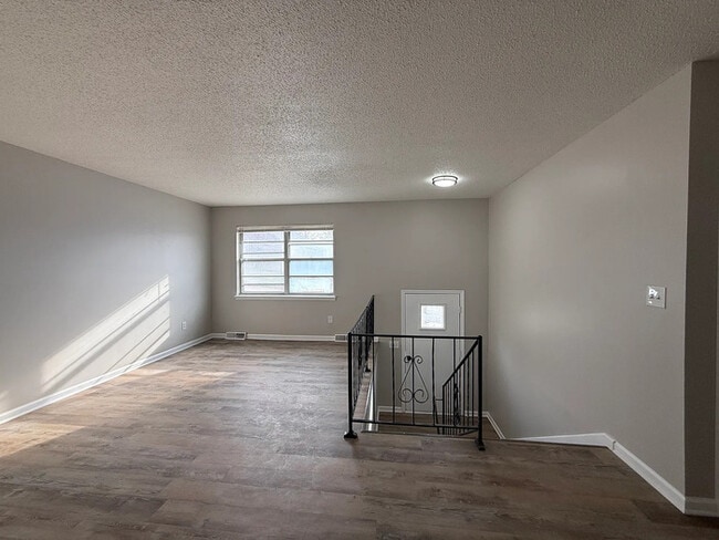 Building Photo - Duplex