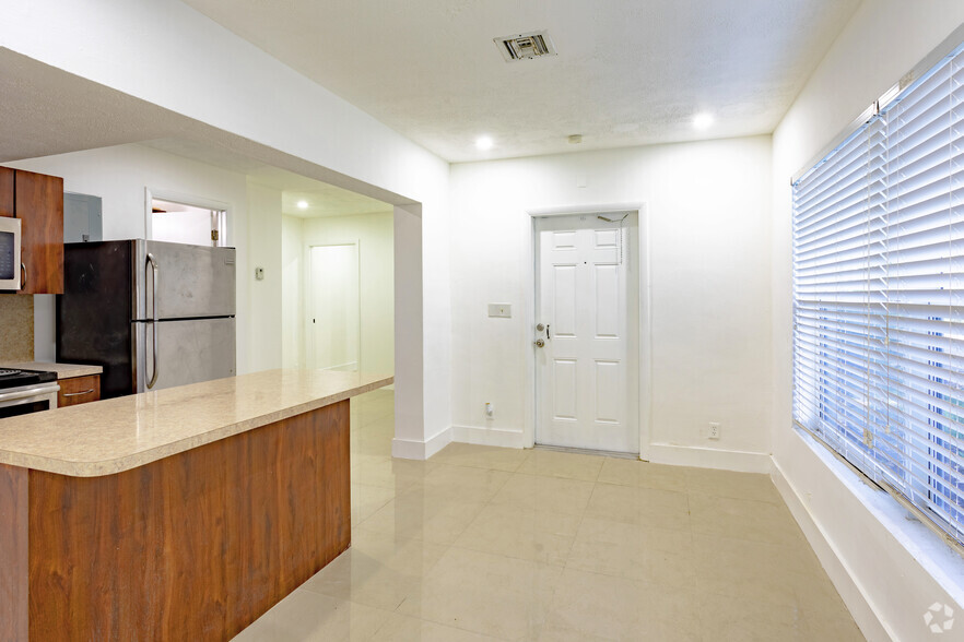 Primary Photo - YOUNG CIRCLE APTS