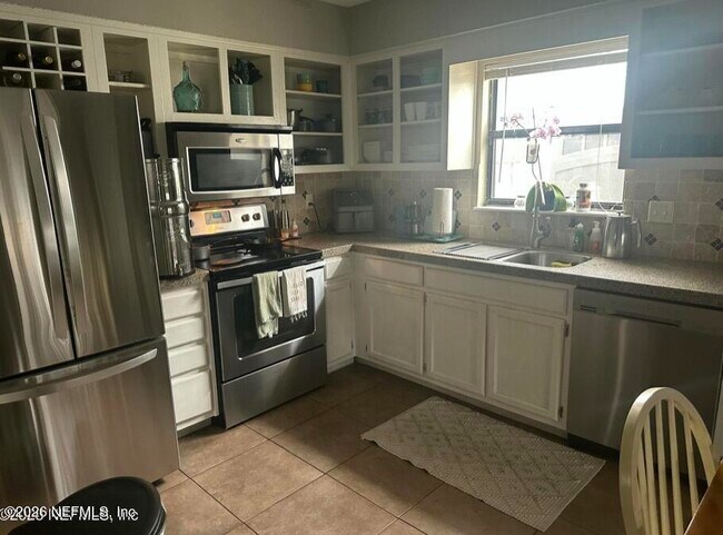 Building Photo - 382 Naugatuck Dr