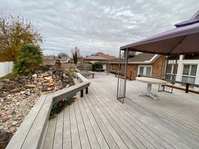 Building Photo - SPACIOUS HOME IN SANTA CLARA COMING SOON!