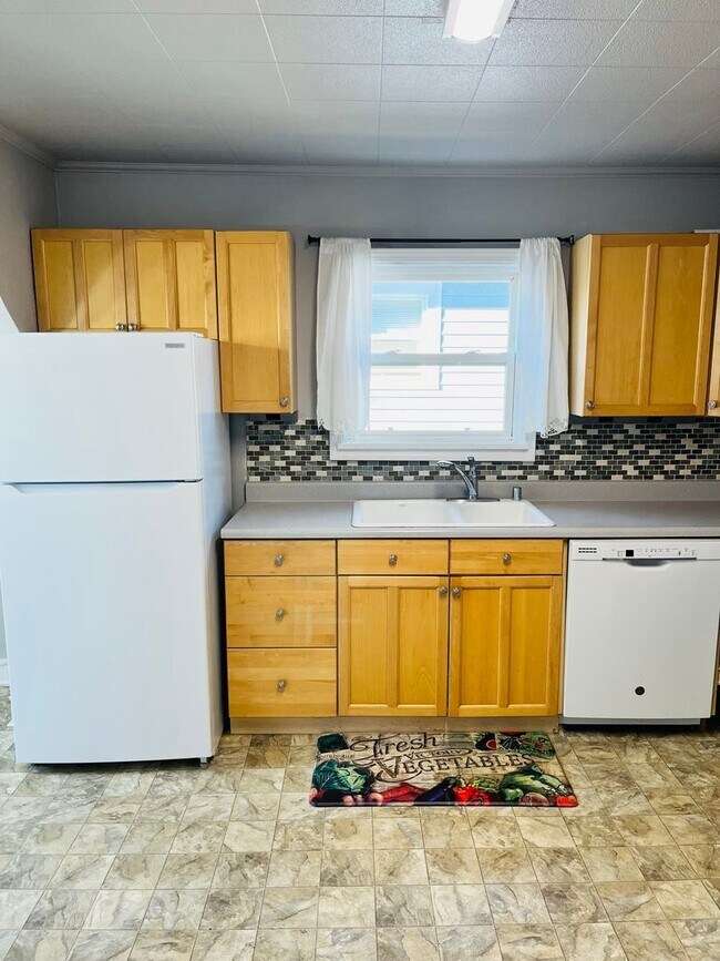 Building Photo - Charming West Bremerton Home