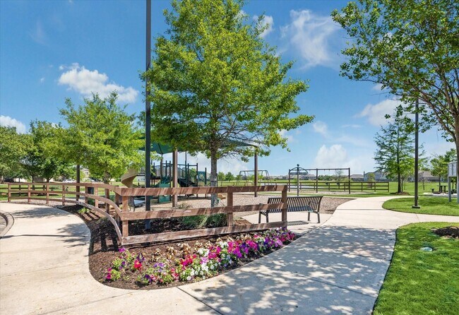 Building Photo - 21019 Blackstone Villa Ln